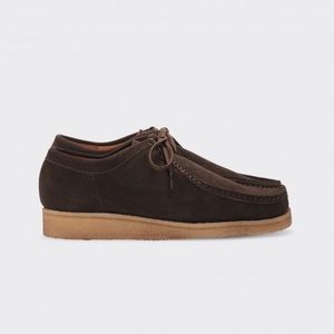 Brown suede Clark’s